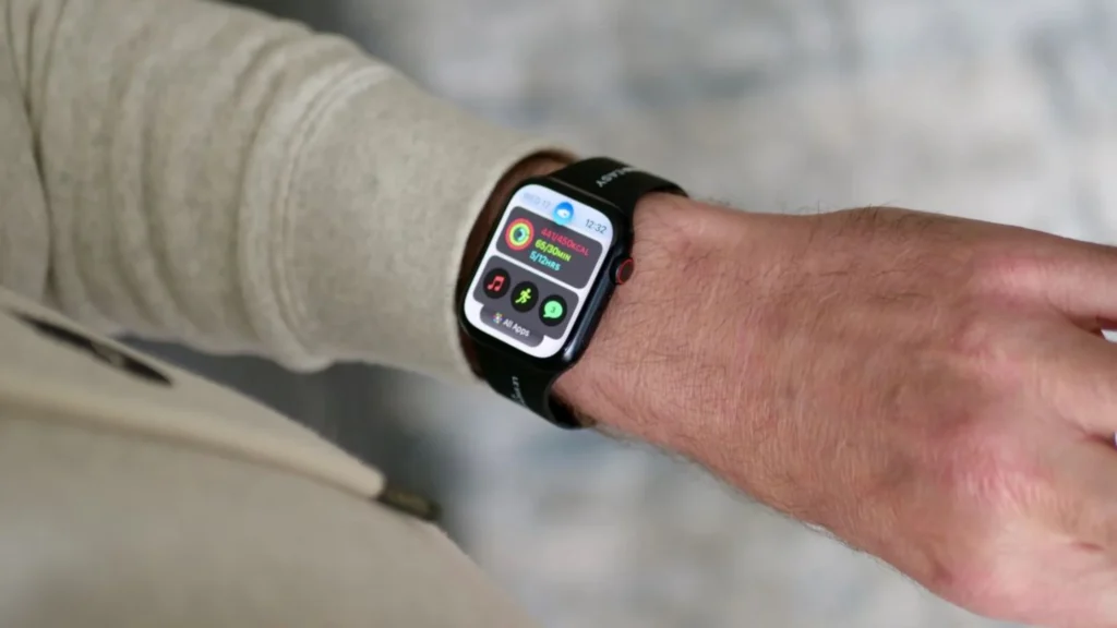 Apple Watch Series 10 - Fitness Tracker